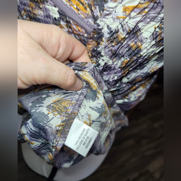 🌸 Xhilaration Patterned Tank Top Shirt - Picture 5 of 5